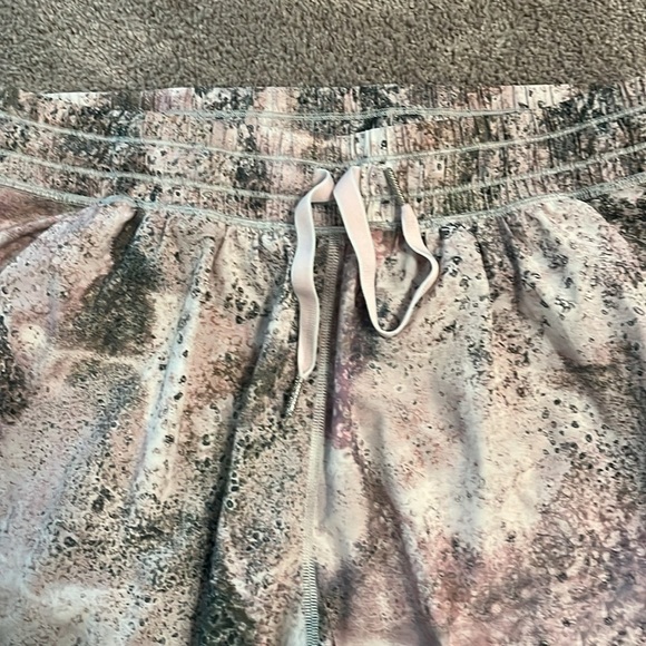 Lululemon Namaskar Pant II in Sugar Crush Multi - size 6 - Picture 11 of 12